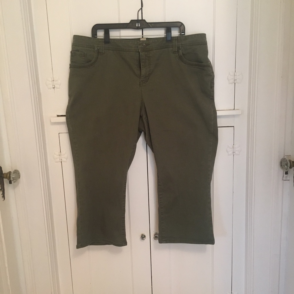 Sonoma Olive Drab/Green Capris - 18W
